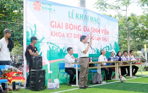 Khai mạc Giải bóng đá sinh viên Khoa KT Điện - Ô tô năm học 2018-2019